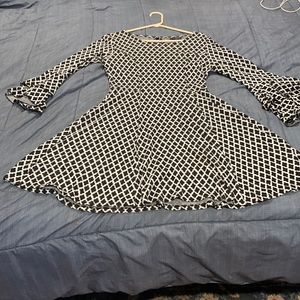 Black and white dress size L